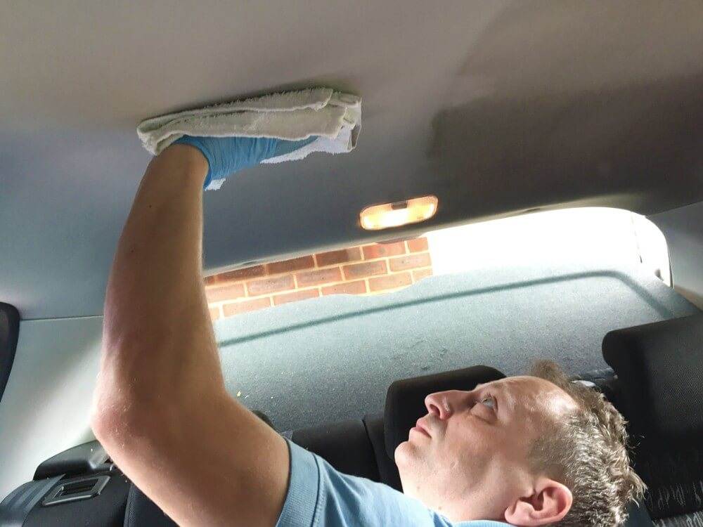 spot-cleaning-car-headliner Spot cleaning car headliner
