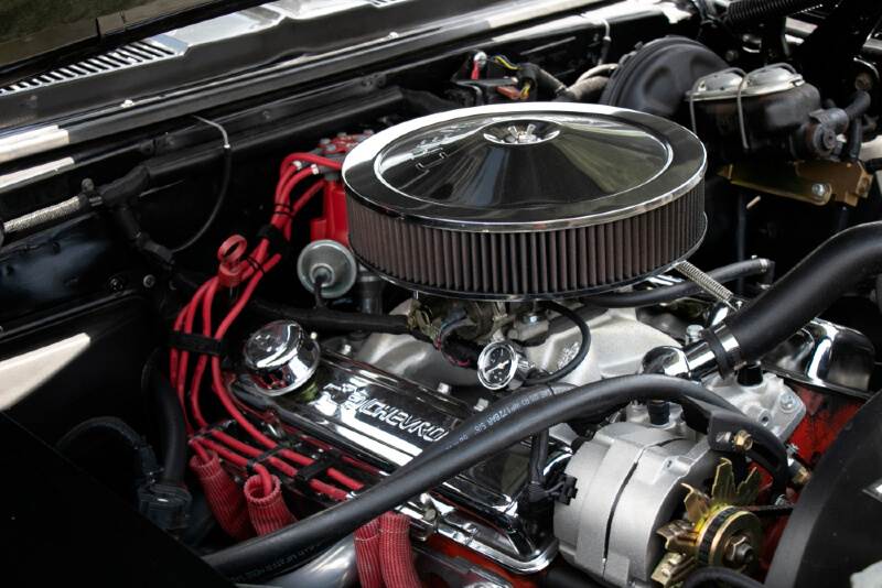 V8 Engine