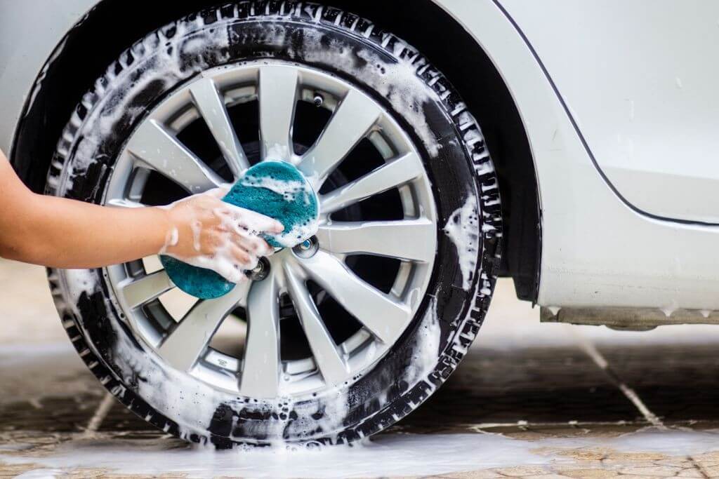 How To Clean Wheels And Tires